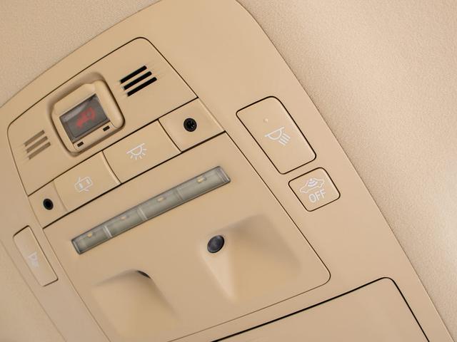 クラウンハイブリッド ロイヤルサルーンG 後期型(禁煙車)(オプション17インチアルミ)(衝突軽減ブレーキ)(踏み間違い防止機能)レーダークルーズ イージークローザー 後席VIP シートメモリー アダプティブハイビーム Bluetooth対応(54枚目)