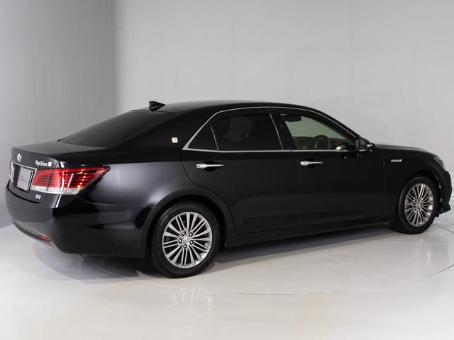 クラウンハイブリッド ロイヤルサルーンＧ　後期型／黒本革／ＢＳＭ／オプション１７ＡＷ／Ｓヒータ／レギュラーガソリン対応モデル／クルーズコントロール／電動パワーシート／ステアリングヒーター／ＬＥＤヘッドライト（12枚目）