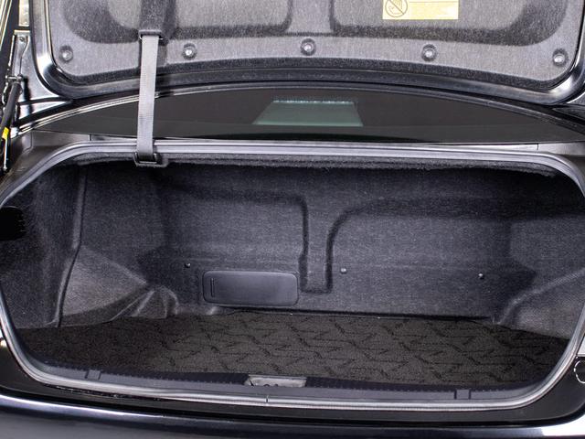 クラウンハイブリッド ロイヤルサルーンＧ　後期型／黒本革／ＢＳＭ／オプション１７ＡＷ／Ｓヒータ／レギュラーガソリン対応モデル／クルーズコントロール／電動パワーシート／ステアリングヒーター／ＬＥＤヘッドライト（28枚目）