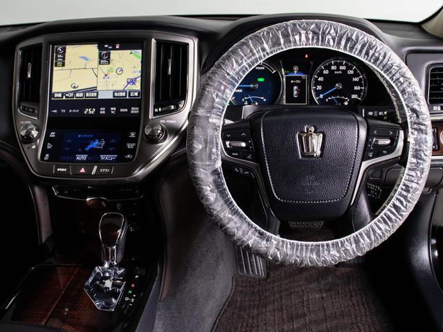 クラウンハイブリッド ロイヤルサルーンＧ　後期型／黒本革／ＢＳＭ／オプション１７ＡＷ／Ｓヒータ／レギュラーガソリン対応モデル／クルーズコントロール／電動パワーシート／ステアリングヒーター／ＬＥＤヘッドライト（31枚目）