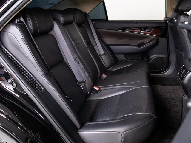 クラウンハイブリッド ロイヤルサルーンＧ　後期型／黒本革／ＢＳＭ／オプション１７ＡＷ／Ｓヒータ／レギュラーガソリン対応モデル／クルーズコントロール／電動パワーシート／ステアリングヒーター／ＬＥＤヘッドライト（34枚目）