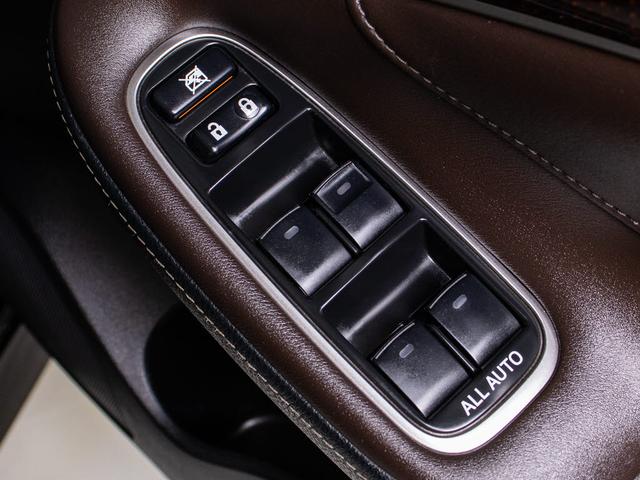 クラウンハイブリッド ロイヤルサルーンＧ　後期型／黒本革／ＢＳＭ／オプション１７ＡＷ／Ｓヒータ／レギュラーガソリン対応モデル／クルーズコントロール／電動パワーシート／ステアリングヒーター／ＬＥＤヘッドライト（37枚目）