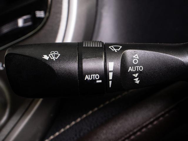 クラウンハイブリッド ロイヤルサルーンＧ　後期型／黒本革／ＢＳＭ／オプション１７ＡＷ／Ｓヒータ／レギュラーガソリン対応モデル／クルーズコントロール／電動パワーシート／ステアリングヒーター／ＬＥＤヘッドライト（41枚目）