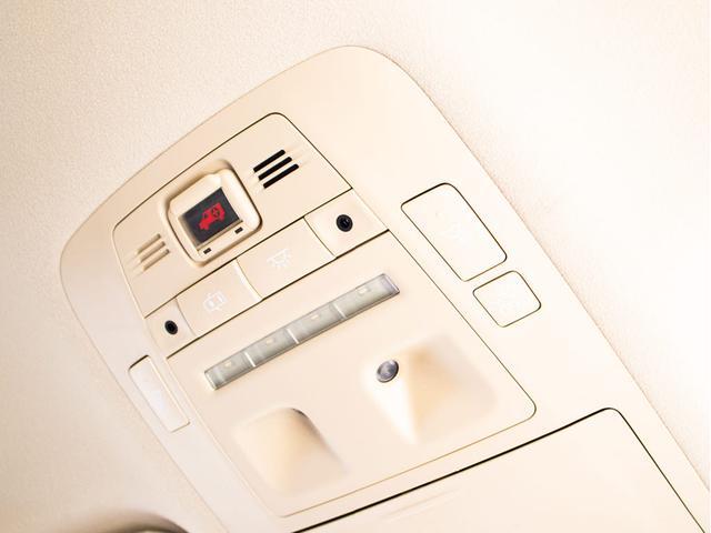 クラウンハイブリッド ロイヤルサルーンＧ　後期型／黒本革／ＢＳＭ／オプション１７ＡＷ／Ｓヒータ／レギュラーガソリン対応モデル／クルーズコントロール／電動パワーシート／ステアリングヒーター／ＬＥＤヘッドライト（50枚目）