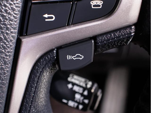 クラウンハイブリッド アスリートＧ　（禁煙車）（プレミアムサウンド）（黒本革シート）（オプション１８インチアルミ）（フルエアロ）（パノラミックビュー）（衝突軽減ブレーキ）（踏み間違い防止機能）レーダークルーズ　アダプティブハイビーム（11枚目）