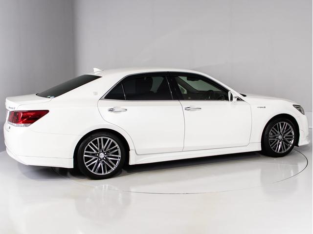 クラウンハイブリッド アスリートＧ　（禁煙車）（プレミアムサウンド）（黒本革シート）（オプション１８インチアルミ）（フルエアロ）（パノラミックビュー）（衝突軽減ブレーキ）（踏み間違い防止機能）レーダークルーズ　アダプティブハイビーム（18枚目）