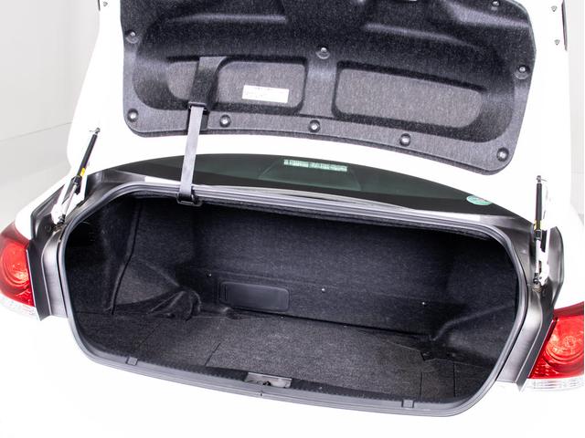 クラウンハイブリッド アスリートＧ　（禁煙車）（プレミアムサウンド）（黒本革シート）（オプション１８インチアルミ）（フルエアロ）（パノラミックビュー）（衝突軽減ブレーキ）（踏み間違い防止機能）レーダークルーズ　アダプティブハイビーム（31枚目）