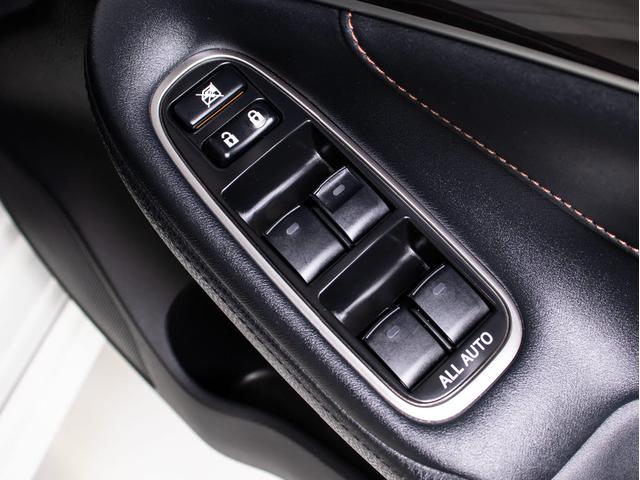 クラウンハイブリッド アスリートＧ　（禁煙車）（プレミアムサウンド）（黒本革シート）（オプション１８インチアルミ）（フルエアロ）（パノラミックビュー）（衝突軽減ブレーキ）（踏み間違い防止機能）レーダークルーズ　アダプティブハイビーム（37枚目）