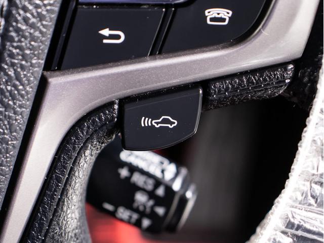 クラウンハイブリッド アスリートＧ　（サンルーフ）（禁煙）（黒革）（ＯＰ１８ＡＷ）衝突軽減／踏み間違い防止機能アドバンストパッケージ／アダプティブハイビーム／プリクラッシュ／クリアランスソナー／レギュラーガソリン仕様／黒本革シート（7枚目）