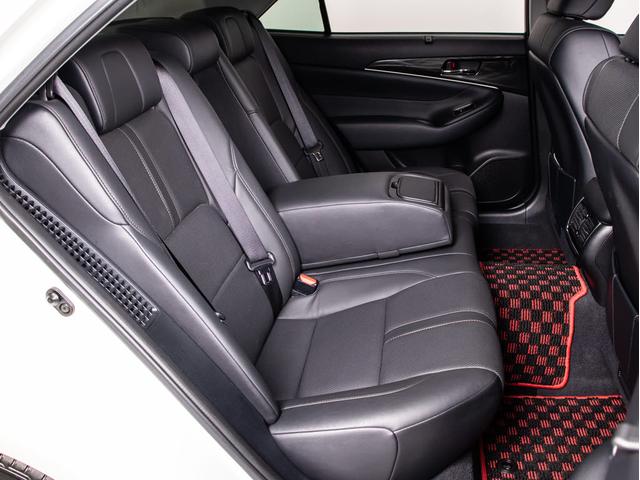 クラウンハイブリッド アスリートＧ　（サンルーフ）（禁煙）（黒革）（ＯＰ１８ＡＷ）衝突軽減／踏み間違い防止機能アドバンストパッケージ／アダプティブハイビーム／プリクラッシュ／クリアランスソナー／レギュラーガソリン仕様／黒本革シート（35枚目）