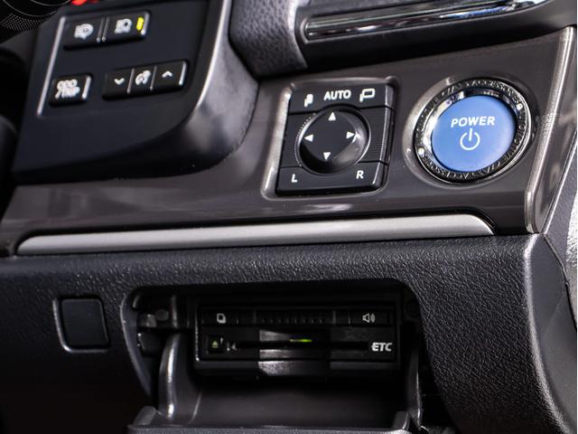 クラウンハイブリッド アスリートＧ　（サンルーフ）（禁煙）（黒革）（ＯＰ１８ＡＷ）衝突軽減／踏み間違い防止機能アドバンストパッケージ／アダプティブハイビーム／プリクラッシュ／クリアランスソナー／レギュラーガソリン仕様／黒本革シート（40枚目）