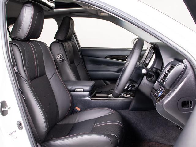 クラウンハイブリッド アスリートＳ　後期型（禁煙車）（サンルーフ）（黒本革シート）（オプション１８インチＡＷ）（トヨタセーフティセンス）衝突軽減ブレーキ　踏み間違い防止機能　レーダークルーズ　オートマチックハイビーム　車線逸脱抑制ＬＤＡ（31枚目）