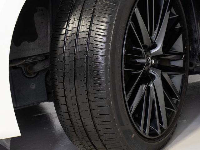 クラウンハイブリッド アスリートＳ　ブラックスタイル　後席モニター（黒本革シート）（スパッタリング１８ＡＷ）（パノラミックビューモニター）（衝突軽減ブレーキ）（踏み間違い防止機能）レーダークルーズ　特別仕様　Ｂｌｕｅｔｏｏｔｈ　レギュラーガソリン仕様（8枚目）