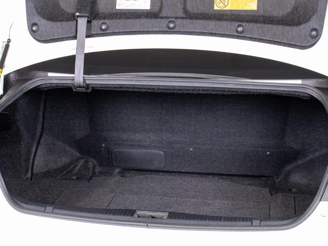 クラウンハイブリッド アスリートＳ　ブラックスタイル　後席モニター（黒本革シート）（スパッタリング１８ＡＷ）（パノラミックビューモニター）（衝突軽減ブレーキ）（踏み間違い防止機能）レーダークルーズ　特別仕様　Ｂｌｕｅｔｏｏｔｈ　レギュラーガソリン仕様（32枚目）