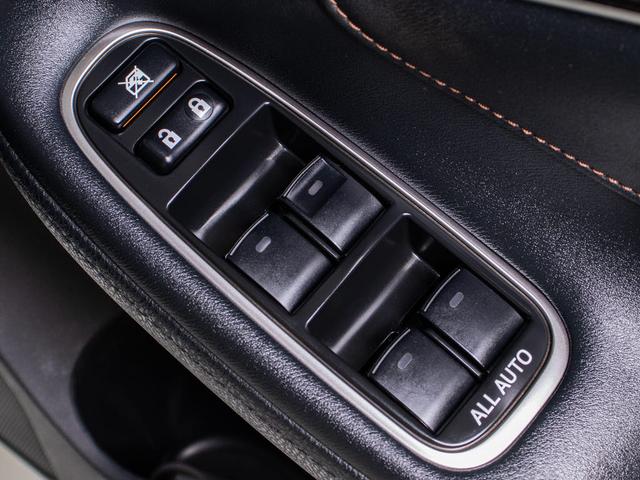 クラウンハイブリッド アスリートＳ　ブラックスタイル　後席モニター（黒本革シート）（スパッタリング１８ＡＷ）（パノラミックビューモニター）（衝突軽減ブレーキ）（踏み間違い防止機能）レーダークルーズ　特別仕様　Ｂｌｕｅｔｏｏｔｈ　レギュラーガソリン仕様（45枚目）