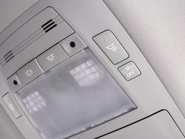 クラウンハイブリッド アスリートＳ　ブラックスタイル　後席モニター（黒本革シート）（スパッタリング１８ＡＷ）（パノラミックビューモニター）（衝突軽減ブレーキ）（踏み間違い防止機能）レーダークルーズ　特別仕様　Ｂｌｕｅｔｏｏｔｈ　レギュラーガソリン仕様（46枚目）