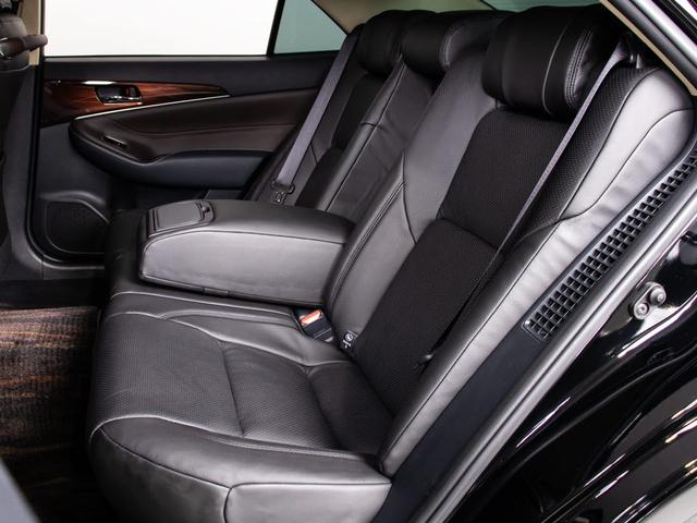 クラウンハイブリッド ロイヤルサルーン　（禁煙車）（黒本革シート）（衝突軽減ブレーキ）（踏み間違い防止機能）レーダークルーズ　アドバンストＰＫＧ　プリクラッシュ　クリアランスソナー　Ｂｌｕｅｔｏｏｔｈ　レギュラーガソリン仕様　記録簿１０枚（6枚目）