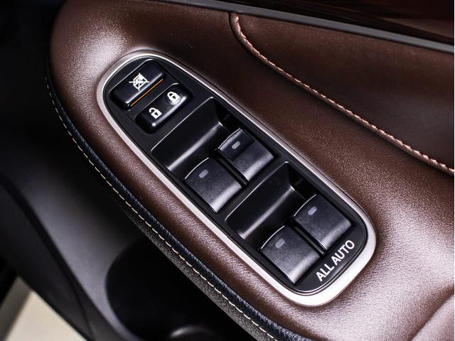 クラウンハイブリッド ロイヤルサルーン　（禁煙車）（黒本革シート）（衝突軽減ブレーキ）（踏み間違い防止機能）レーダークルーズ　アドバンストＰＫＧ　プリクラッシュ　クリアランスソナー　Ｂｌｕｅｔｏｏｔｈ　レギュラーガソリン仕様　記録簿１０枚（41枚目）