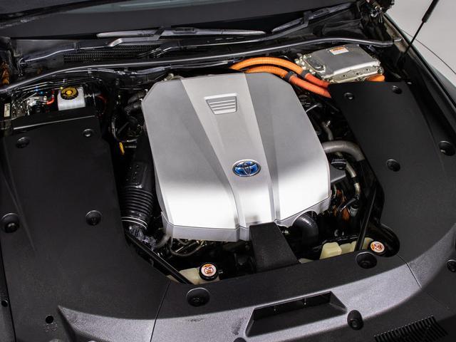 クラウンハイブリッド Ｇ－エグゼクティブ　後期／黒革／プレミアムサウンド／３６０度カメラ／ＨＵＤ／ＢＳＭ／パノラミックビューモニター／後席ＶＩＰ／シートエアコン／シートヒーター／パーキングアシスト／車線逸脱防止／衝突軽減ブレーキ（27枚目）