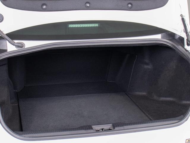 クラウンハイブリッド ＲＳアドバンス　禁煙／法人ワンオーナー／黒革／ＴＲＤエアロ／ＨＵＤ／パノラミックビューモニター／デジタルインナーミラー／セーフティセンス／プリクラッシュセーフティー／レーダークルーズ／レーントレーシングアシスト（32枚目）