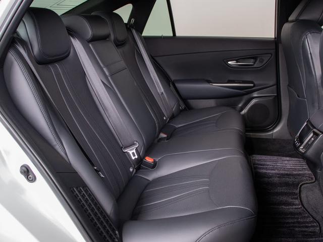 クラウンハイブリッド ＲＳアドバンス　禁煙／法人ワンオーナー／黒革／ＴＲＤエアロ／ＨＵＤ／パノラミックビューモニター／デジタルインナーミラー／セーフティセンス／プリクラッシュセーフティー／レーダークルーズ／レーントレーシングアシスト（35枚目）