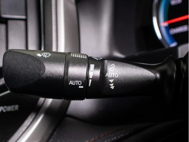 クラウンハイブリッド アスリートG (禁煙車)(サンルーフ)(黒本革シート)(オプション18インチアルミ)(パノラミックビューモニタ)(衝突軽減ブレーキ)(踏み間違い防止機能)レーダークルーズ アダプティブハイビーム Bluetooth(43枚目)