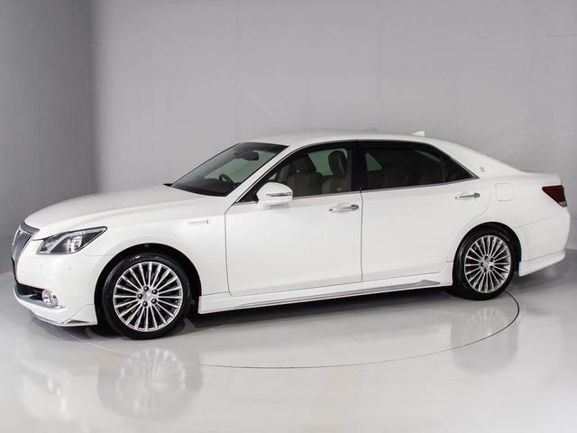 クラウンマジェスタ Ｆバージョン　Ｊ－フロンティア　後期型（禁煙車）（特別仕様車）（オプション１８インチアルミ）（専用コンビレザーシート）（フルエアロ）トヨタセーフティセンス　衝突軽減ブレーキ　踏み間違い防止機能　レーダークルーズ　車線逸脱抑制ＬＤＡ（16枚目）