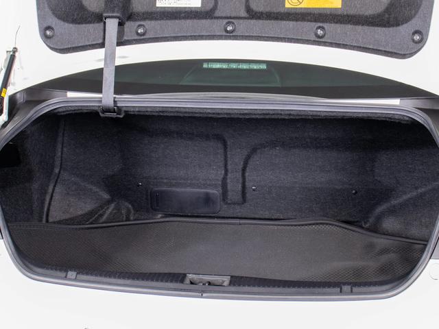 クラウンマジェスタ Ｆバージョン　Ｊ－フロンティア　後期型（禁煙車）（特別仕様車）（オプション１８インチアルミ）（専用コンビレザーシート）（フルエアロ）トヨタセーフティセンス　衝突軽減ブレーキ　踏み間違い防止機能　レーダークルーズ　車線逸脱抑制ＬＤＡ（33枚目）