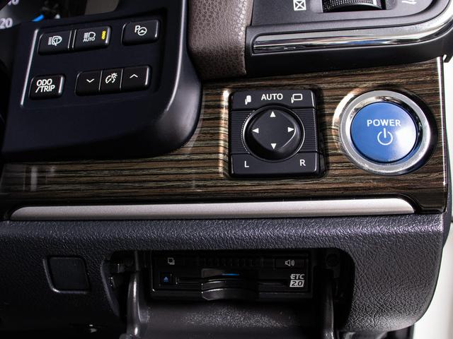 クラウンマジェスタ Ｆバージョン　Ｊ－フロンティア　後期型（禁煙車）（特別仕様車）（オプション１８インチアルミ）（専用コンビレザーシート）（フルエアロ）トヨタセーフティセンス　衝突軽減ブレーキ　踏み間違い防止機能　レーダークルーズ　車線逸脱抑制ＬＤＡ（44枚目）