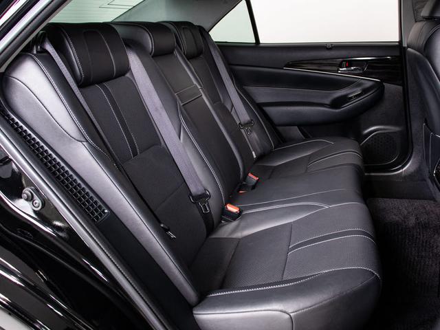 クラウンハイブリッド アスリートG 後期型(禁煙車)(黒本革シート)(パノラミックビューモニター)(20インチアルミ)(フルエアロ)(衝突軽減ブレーキ)(踏み間違い防止機能)レーダークルーズ アダプティブハイビーム Bluetooth(39枚目)