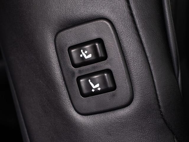 クラウンハイブリッド アスリートG 後期型(禁煙車)(黒本革シート)(パノラミックビューモニター)(20インチアルミ)(フルエアロ)(衝突軽減ブレーキ)(踏み間違い防止機能)レーダークルーズ アダプティブハイビーム Bluetooth(40枚目)