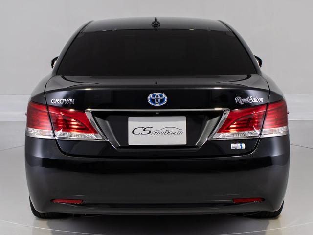 クラウンハイブリッド ロイヤルサルーン ブラックスタイル (特別仕様車)(純正17インチアルミホイール)(リヤコンフォートパッケージ)専用インテリア&エクステリア Bluetooth対応 レギュラーガソリン仕様 シートヒーター HDDマルチ バックカメラ(11枚目)