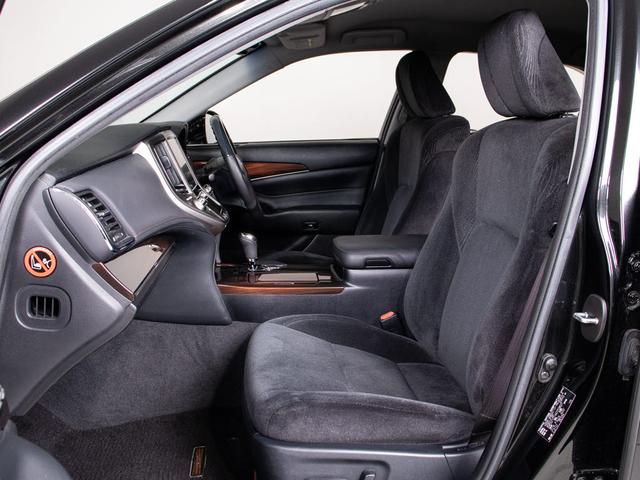 クラウンハイブリッド ロイヤルサルーン ブラックスタイル (特別仕様車)(純正17インチアルミホイール)(リヤコンフォートパッケージ)専用インテリア&エクステリア Bluetooth対応 レギュラーガソリン仕様 シートヒーター HDDマルチ バックカメラ(32枚目)