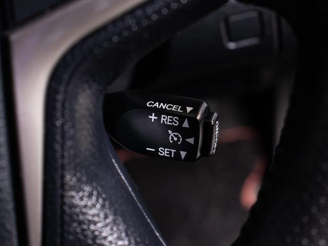 クラウンハイブリッド ロイヤルサルーン ブラックスタイル (特別仕様車)(純正17インチアルミホイール)(リヤコンフォートパッケージ)専用インテリア&エクステリア Bluetooth対応 レギュラーガソリン仕様 シートヒーター HDDマルチ バックカメラ(39枚目)