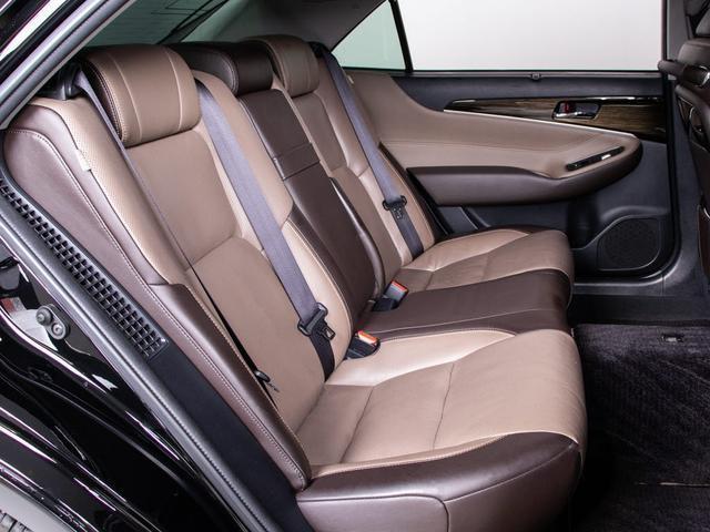 クラウンマジェスタ Fバージョン J-フロンティア 後期型(特別仕様車)(専用コンビレザーシート)(フルエアロ)(セーフティセンス)(衝突軽減ブレーキ)(踏み間違い防止機能)(車線逸脱抑制LDA) BSM レーダークルーズ イージークローザー(34枚目)