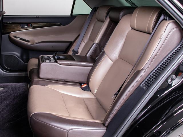 クラウンマジェスタ Fバージョン J-フロンティア 後期型(特別仕様車)(専用コンビレザーシート)(フルエアロ)(セーフティセンス)(衝突軽減ブレーキ)(踏み間違い防止機能)(車線逸脱抑制LDA) BSM レーダークルーズ イージークローザー(35枚目)