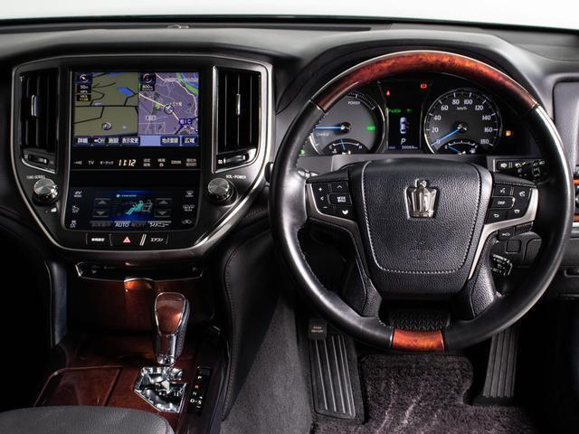 クラウンマジェスタ Fバージョン (禁煙車)(オプション18インチアルミ)(黒本革シート)(フルエアロ)衝突軽減ブレーキ 踏み間違い防止機能 BSM レーダークルーズ アダプティブハイビーム 点検整備記録簿5枚 Bluetooth対応(32枚目)