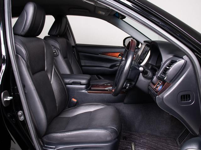 クラウンマジェスタ Fバージョン (禁煙車)(オプション18インチアルミ)(黒本革シート)(フルエアロ)衝突軽減ブレーキ 踏み間違い防止機能 BSM レーダークルーズ アダプティブハイビーム 点検整備記録簿5枚 Bluetooth対応(33枚目)