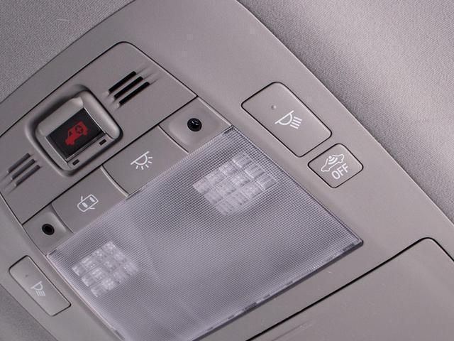 クラウンマジェスタ Fバージョン (禁煙車)(オプション18インチアルミ)(黒本革シート)(フルエアロ)衝突軽減ブレーキ 踏み間違い防止機能 BSM レーダークルーズ アダプティブハイビーム 点検整備記録簿5枚 Bluetooth対応(50枚目)