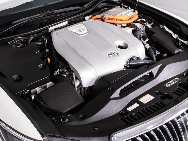 クラウンマジェスタ Fバージョン J-フロンティア 後期型(禁煙車)(プレミアムサウンド)(専用コンビレザーシート)(オプション18インチアルミ)(フルエアロ)(セーフティセンス)衝突軽減ブレーキ 踏み間違い防止 車線逸脱抑制LDA レーダークルーズ(32枚目)