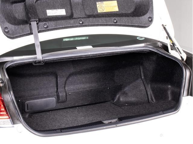 クラウンマジェスタ Fバージョン J-フロンティア 後期型(禁煙車)(プレミアムサウンド)(専用コンビレザーシート)(オプション18インチアルミ)(フルエアロ)(セーフティセンス)衝突軽減ブレーキ 踏み間違い防止 車線逸脱抑制LDA レーダークルーズ(33枚目)