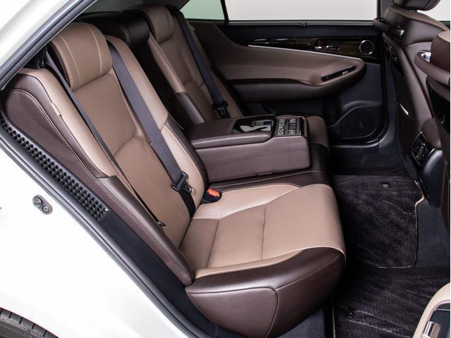 クラウンマジェスタ Fバージョン J-フロンティア 後期型(禁煙車)(プレミアムサウンド)(専用コンビレザーシート)(オプション18インチアルミ)(フルエアロ)(セーフティセンス)衝突軽減ブレーキ 踏み間違い防止 車線逸脱抑制LDA レーダークルーズ(36枚目)