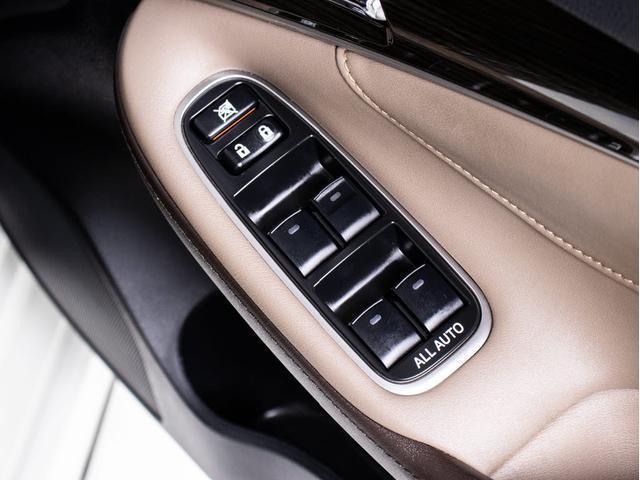 クラウンマジェスタ Fバージョン J-フロンティア 後期型(禁煙車)(プレミアムサウンド)(専用コンビレザーシート)(オプション18インチアルミ)(フルエアロ)(セーフティセンス)衝突軽減ブレーキ 踏み間違い防止 車線逸脱抑制LDA レーダークルーズ(44枚目)