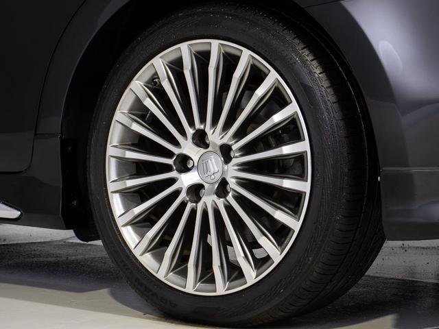 クラウンマジェスタ Fバージョン 後期/サンルーフ/プレミアムサウンド/黒革/パノラミックビューモニター/ブラインドスポットモニター/トヨタセーフティセンス/クリアランスソナー/プリクラッシュセーフティ/フルエアロ/オプション18AW(6枚目)