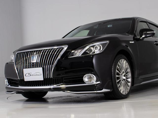 クラウンマジェスタ Fバージョン 後期/サンルーフ/プレミアムサウンド/黒革/パノラミックビューモニター/ブラインドスポットモニター/トヨタセーフティセンス/クリアランスソナー/プリクラッシュセーフティ/フルエアロ/オプション18AW(20枚目)