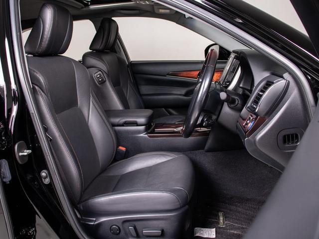 クラウンマジェスタ Fバージョン 後期/サンルーフ/プレミアムサウンド/黒革/パノラミックビューモニター/ブラインドスポットモニター/トヨタセーフティセンス/クリアランスソナー/プリクラッシュセーフティ/フルエアロ/オプション18AW(29枚目)