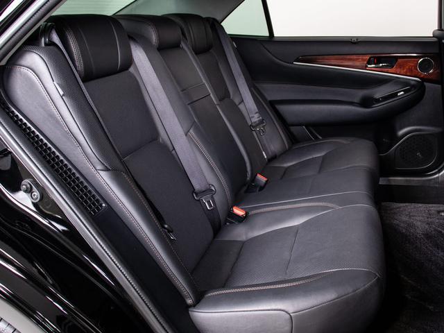 クラウンマジェスタ Fバージョン 後期/サンルーフ/プレミアムサウンド/黒革/パノラミックビューモニター/ブラインドスポットモニター/トヨタセーフティセンス/クリアランスソナー/プリクラッシュセーフティ/フルエアロ/オプション18AW(31枚目)