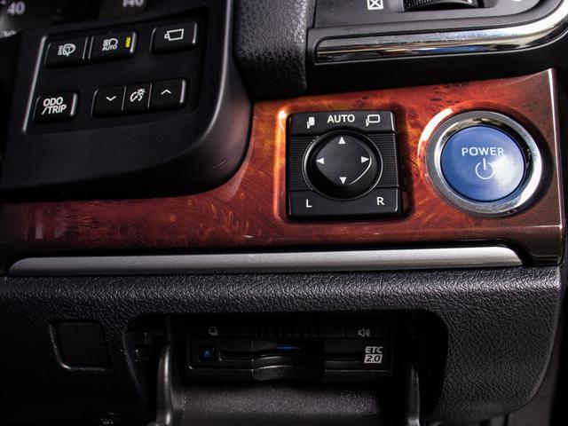 クラウンマジェスタ Fバージョン 後期/サンルーフ/プレミアムサウンド/黒革/パノラミックビューモニター/ブラインドスポットモニター/トヨタセーフティセンス/クリアランスソナー/プリクラッシュセーフティ/フルエアロ/オプション18AW(38枚目)