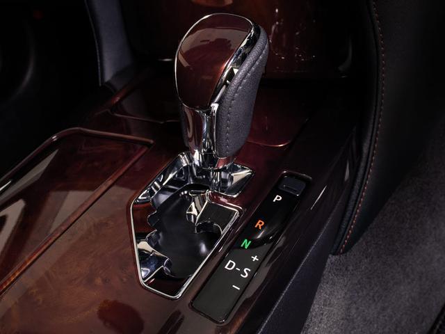 クラウンマジェスタ Fバージョン 後期/サンルーフ/プレミアムサウンド/黒革/パノラミックビューモニター/ブラインドスポットモニター/トヨタセーフティセンス/クリアランスソナー/プリクラッシュセーフティ/フルエアロ/オプション18AW(45枚目)