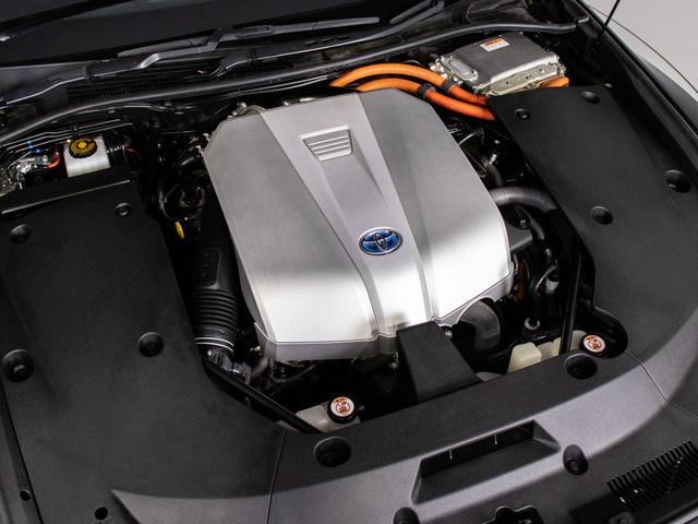 クラウンハイブリッド ＲＳアドバンス　後期型（モデリスタエアロ）（黒本革シート）（社外１９インチアルミ）（パノラミックビューモニター）（セーフティパッケージプラス）デジタルインナーミラー　車線逸脱抑制ＬＴＡ　衝突軽減ブレーキ　記録簿５枚（33枚目）